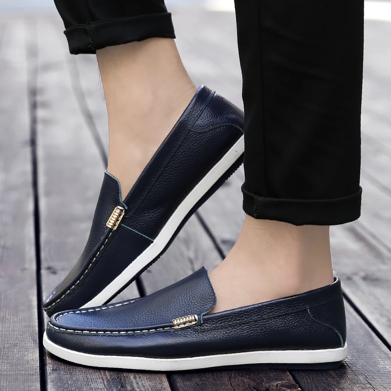 2023 New Men Loafers Fashion Genuine Leather Casual Flat Slip - on Driving Footwear Boat Shoes Comfortable Lazy Male Shoes