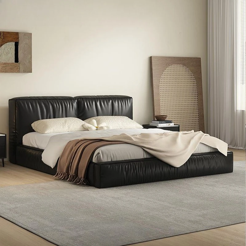 Italienisches minimalistisches Doppelbett