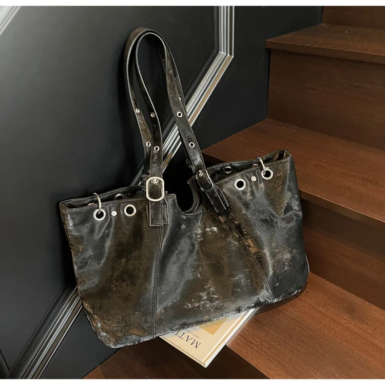 Large Vintage Women's Handbag description 19