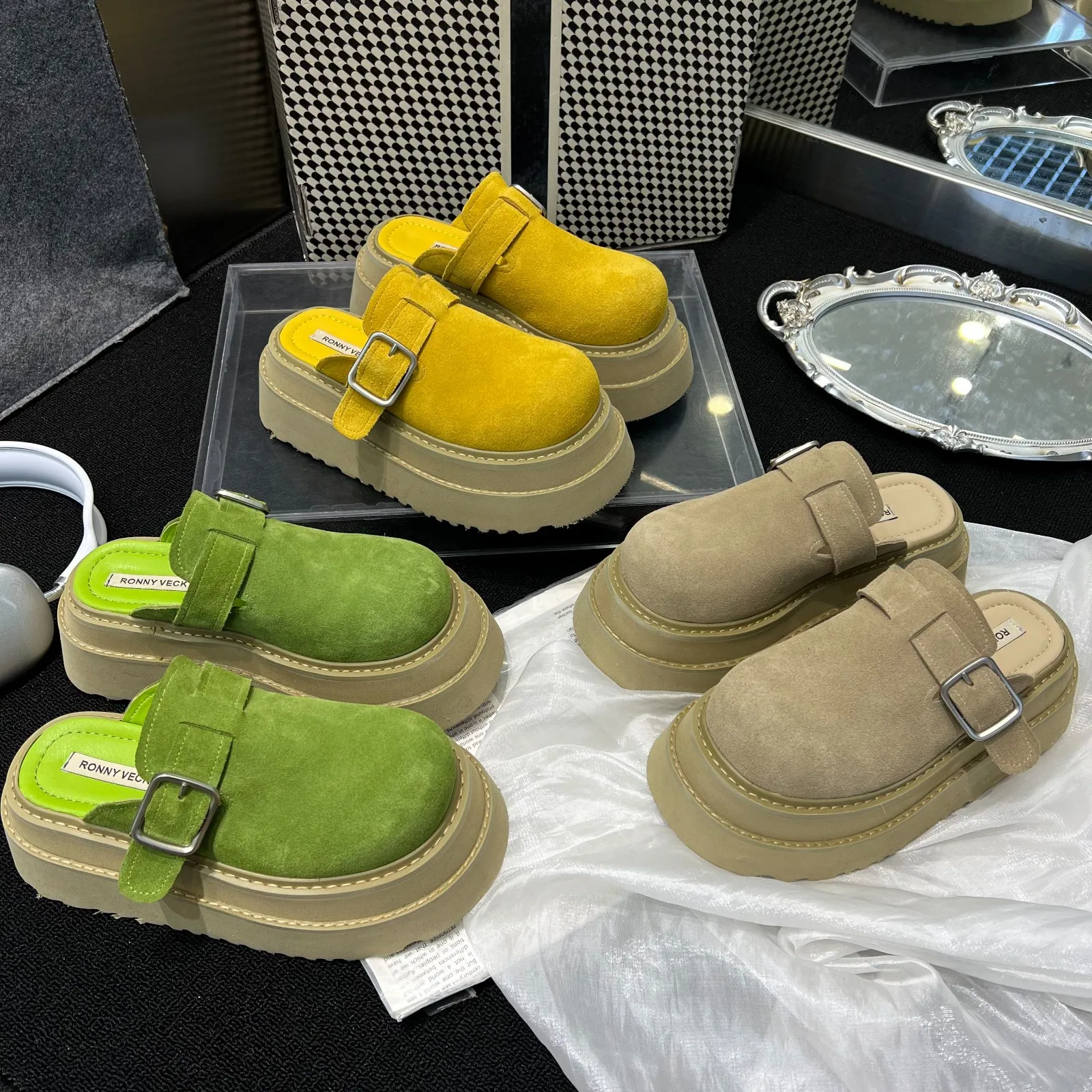 Zapatillas Retro para mujer, sandalias de verano de cuero esmerilado Baotou con hebilla de Metal, productos europeos, Muffin, zapatos con suela gruesa y realce