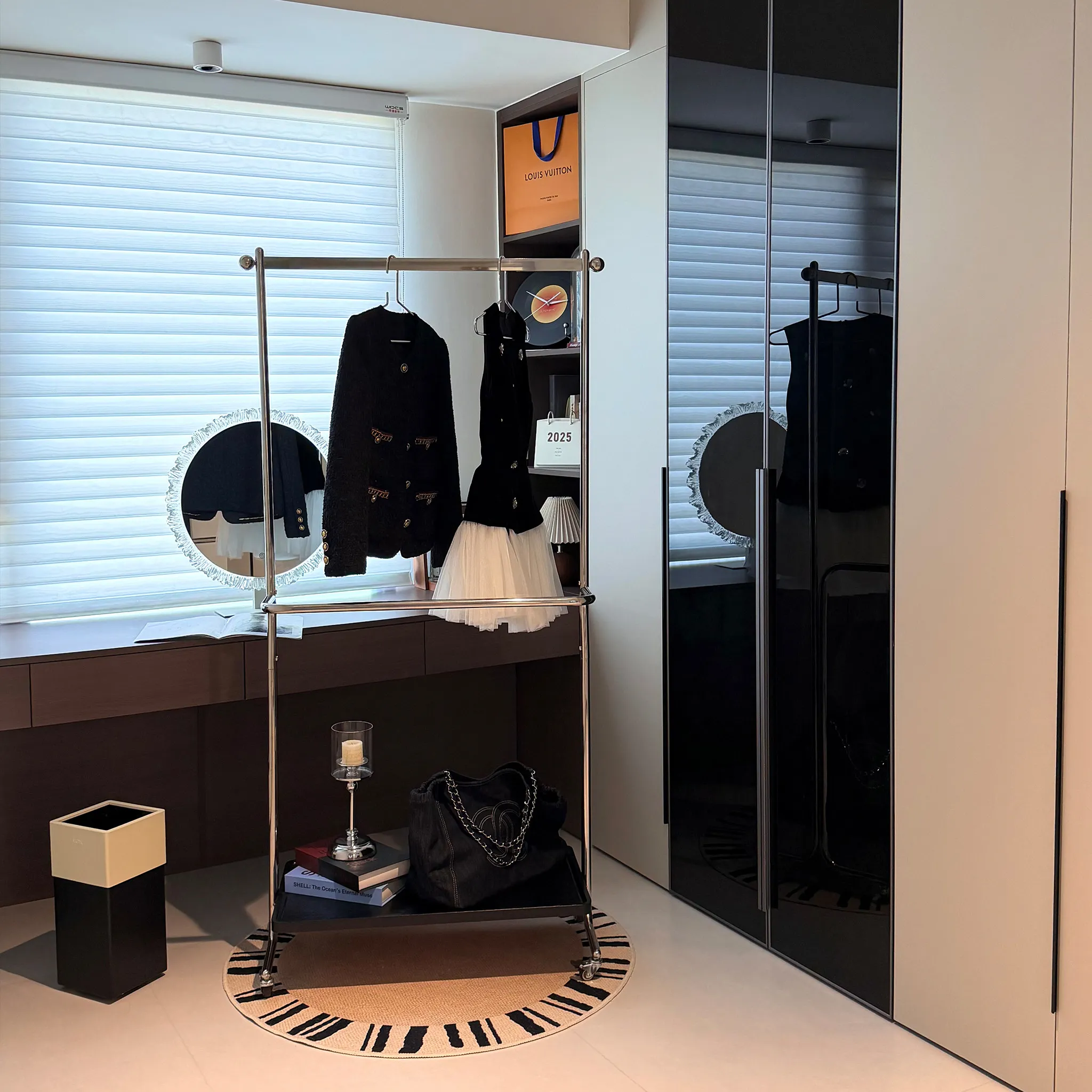 Bauhaus stainless steel coat rack light luxury bedroom floor-to-ceiling double-layer mobile antique hanger secondary clean cloth