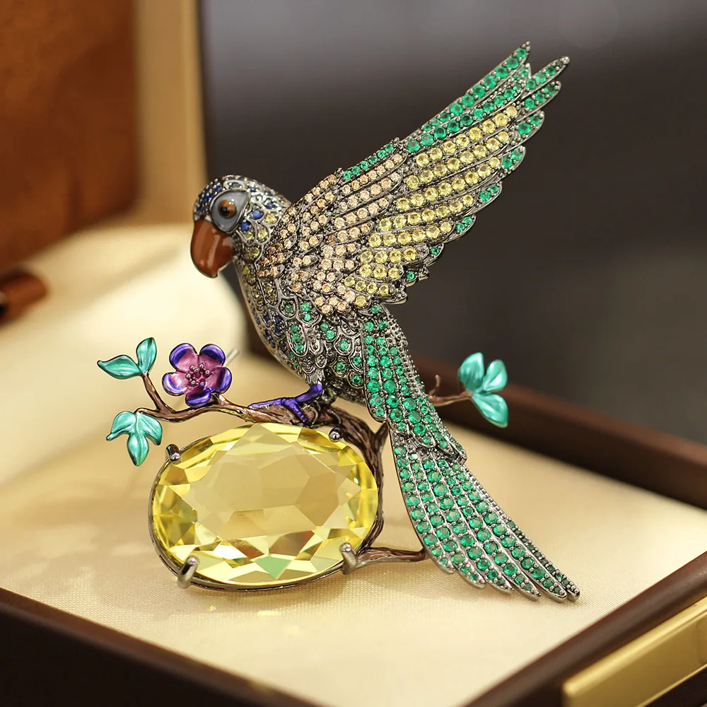 Elegant and High-end Retro Micro-inlaid Zircon Parrot Wings Brooches Exaggerated Animal Bird Corsage for Men's and Women's Decor