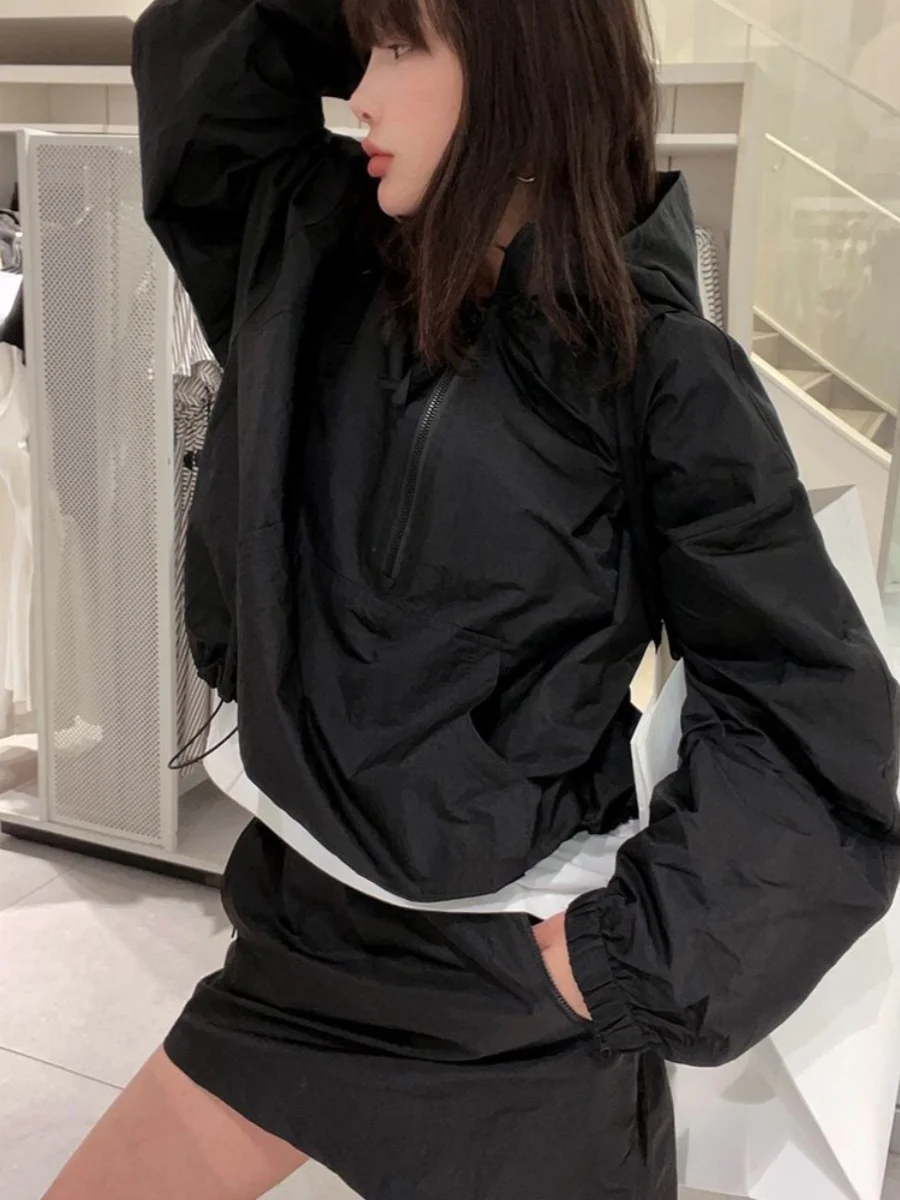 Fashionable Sportswear Set for Women Summer Half Zipper Hat Design Sun Protection Jacket And Short Skirt Two-Piece Suit