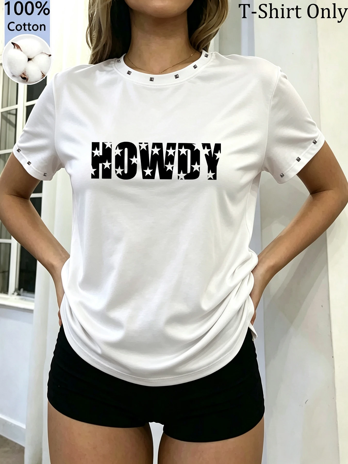 This women's Y2K-style Gothic T-shirt features stud embellishments on the neckline and cuffs—a wardrobe essential.