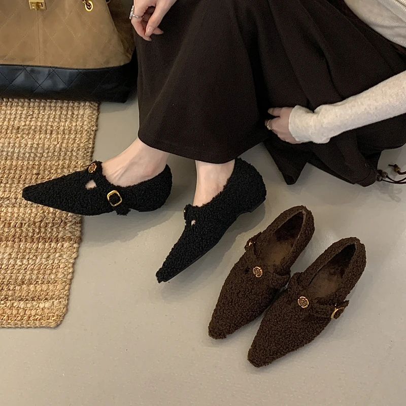 

SUOJIALUN Winter New Brand Women Flat Shoes Fashion Warm Plush Ladies Furry Single Shoes Soft Flat Heel Casual Mary Jane Shoes