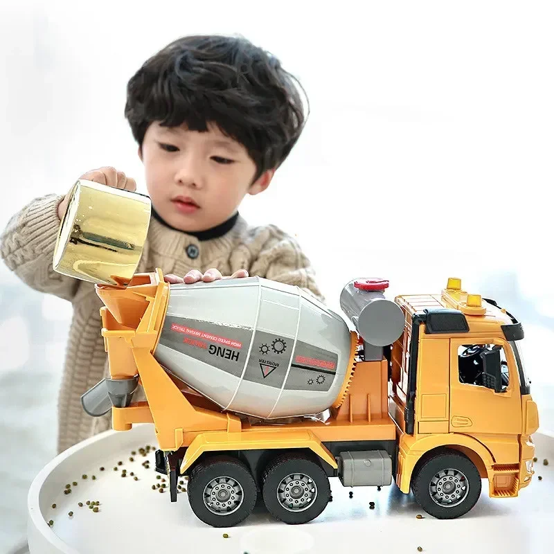 1:18 Simulation Engineering vehicle can really stir Mixer truck toy model Sound and Light car cementing Concrete car kids gift