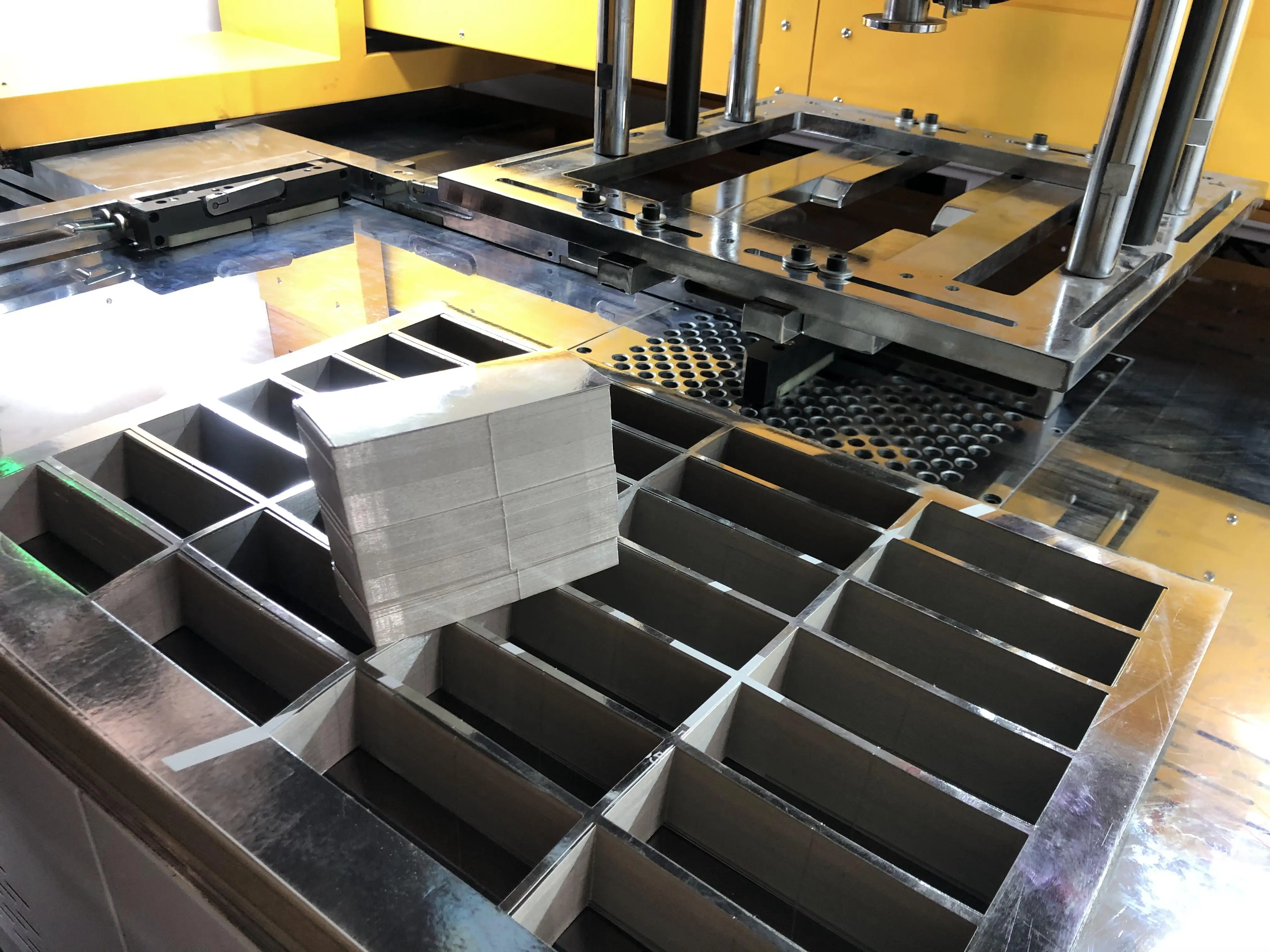 TM-920 آلة تقطيع القوالب التلقائي ورقة السجائر ورقة إزالة آلة تجريد النفايات آلة تقطيع #5