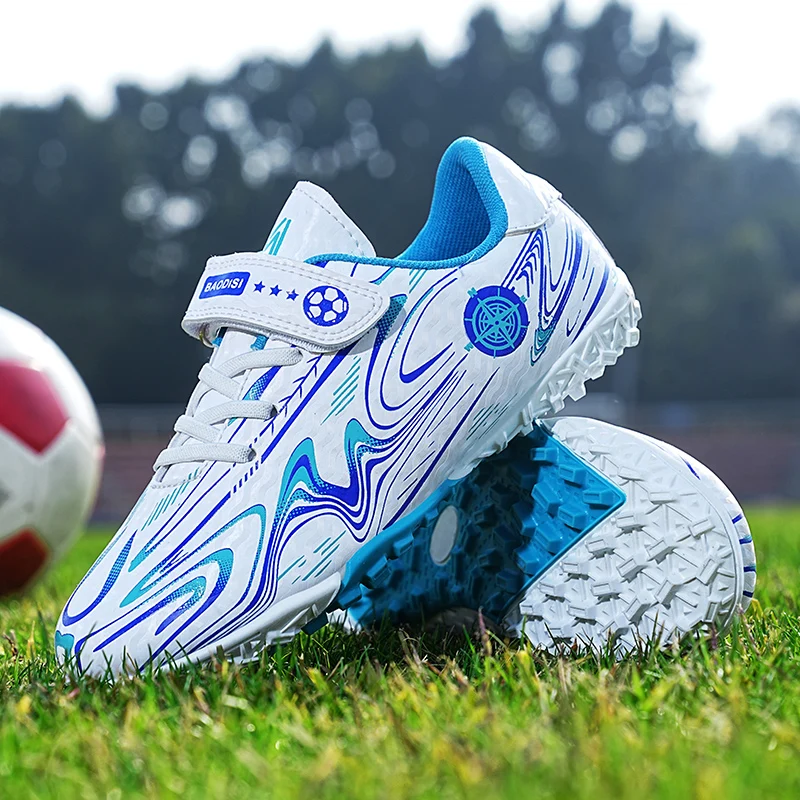 

New Low Cut Comforta Childrens Soccer Shoes Professional Soft Foot Protection Sports Shoes Lightweight Fashionable Spiked Shoes