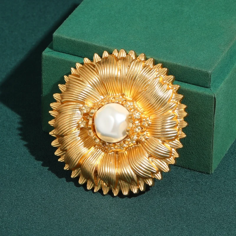 Vintage Baroque Pearl Gold Color Sunflower Brooches Luxury Brand Art Deco Jewelry High Quality For Women's Clothes Pins Gifts