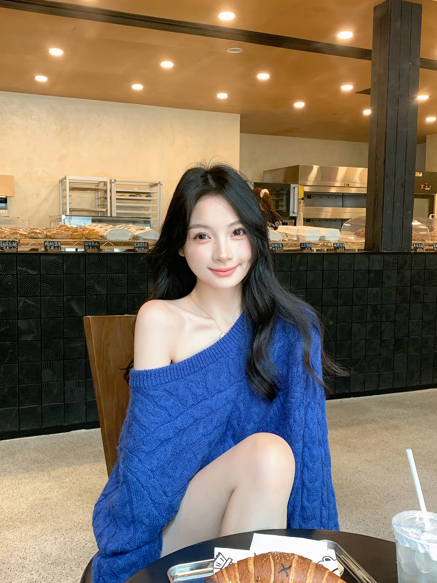 

Синий свитер с колючками, женский осенний новый свитер с внутренней и внешней частью, свободный крой, сладкий длинный вязаный топ све