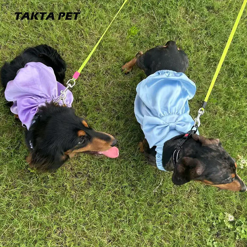 Chaleco de seda helada para dachshund – Falda con lazo y mono suave - imagen 2