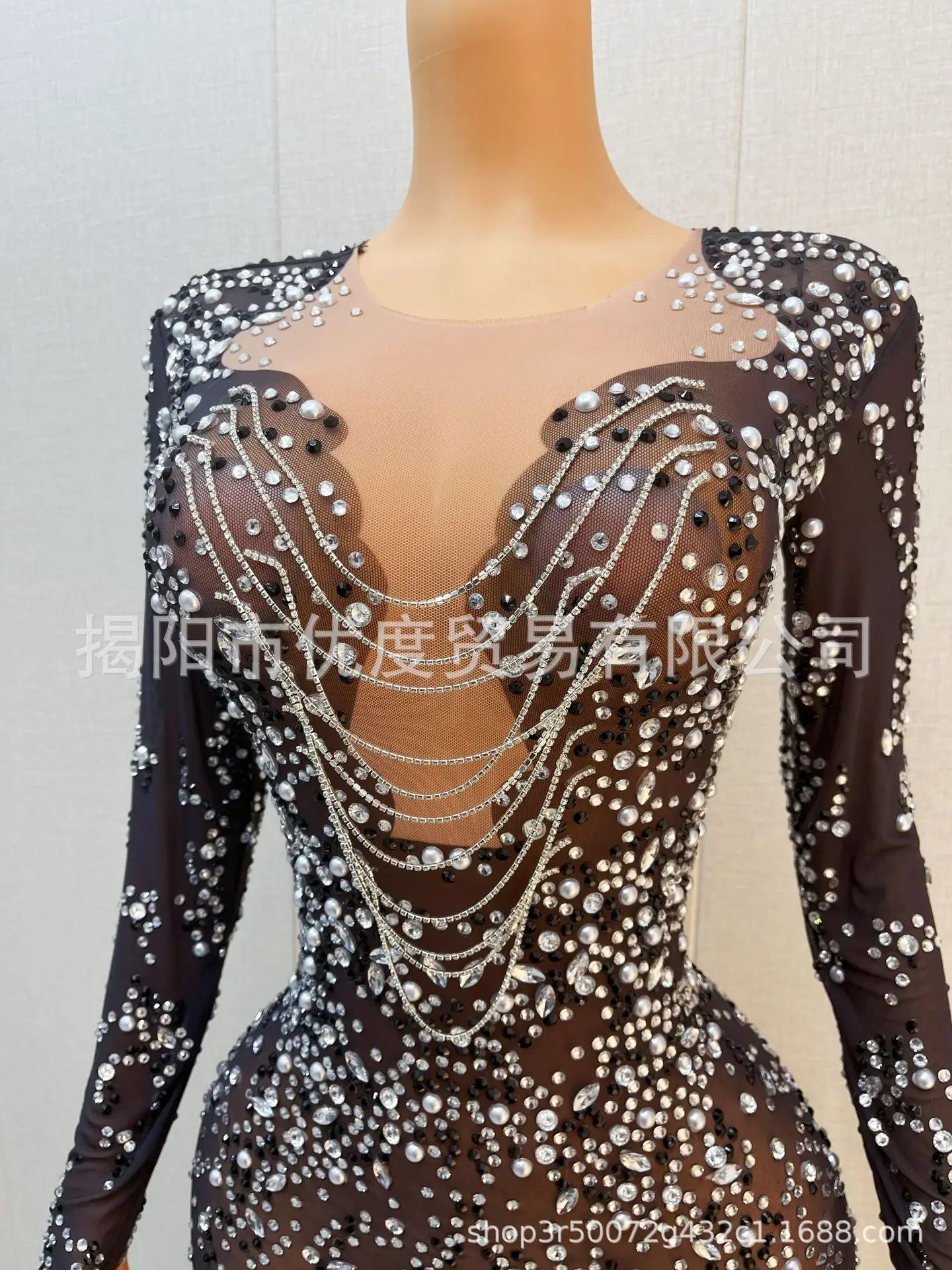 قسط الأسود منظور الجبهة سبليت شبكة الغزل لامعة حجر الراين أنيقة مأدبة ليلة الأداء اللباس Polygonum Multiflorum