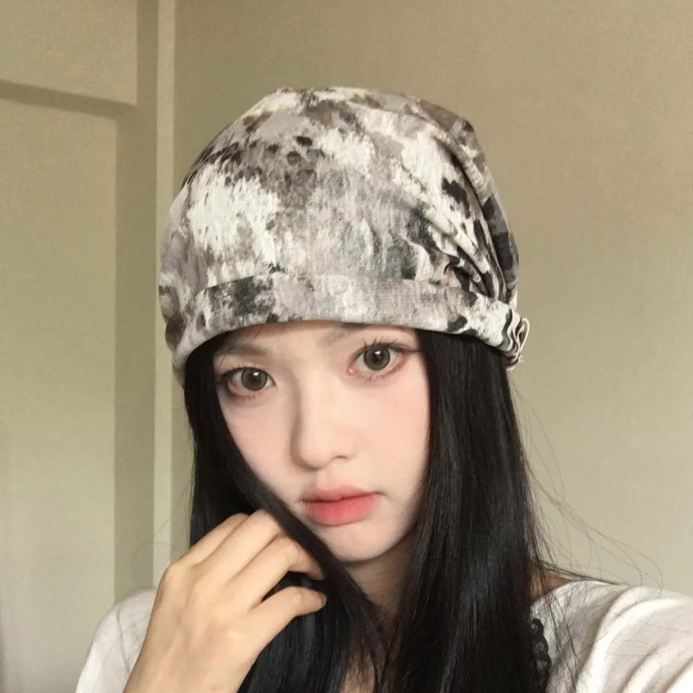 Vintage Paisley Beanie Versatile Style Retro Print Breathable Slouchy Hat Breathable Thin Fabric Face Framing Bonnet