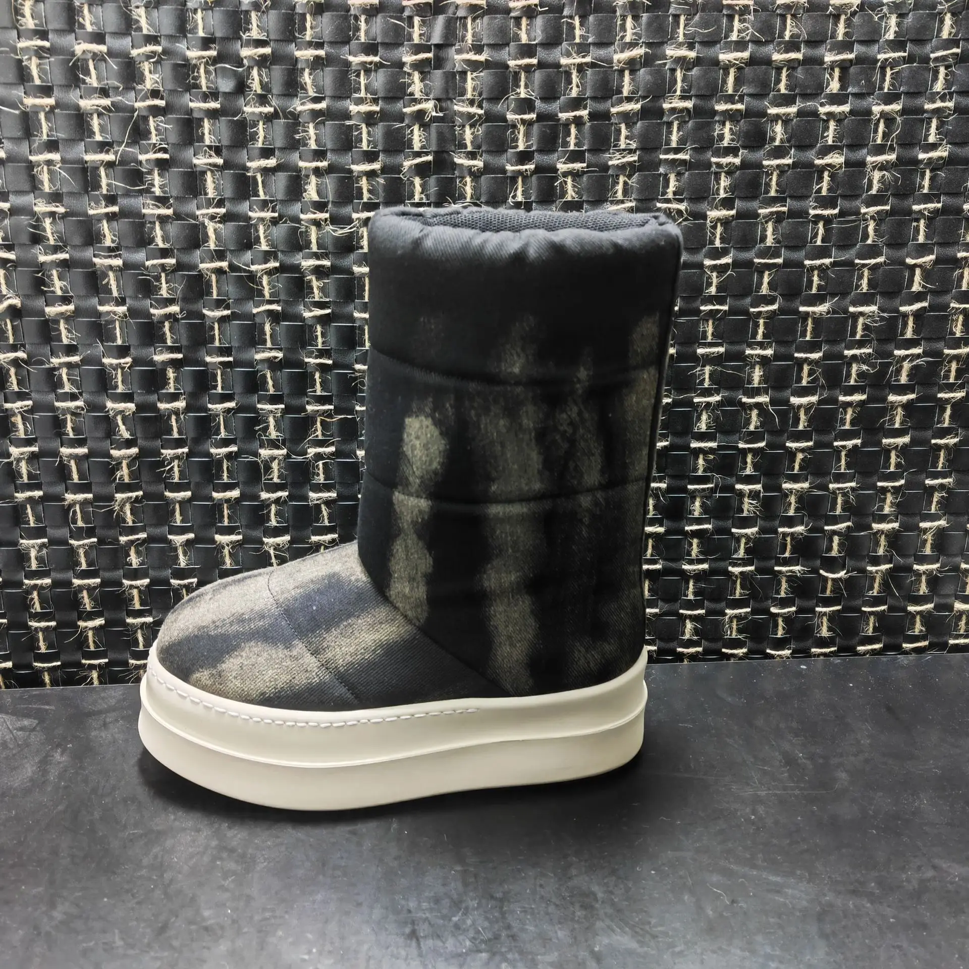 Men's and women's thick soled cotton boots, new fashionable and personalized thick cloth boots, warm midsole snow boots