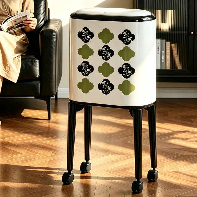 Medieval-style trash can for bathroom with large capacity, suitable for living room and bedroom, with wheels for easy mobility.