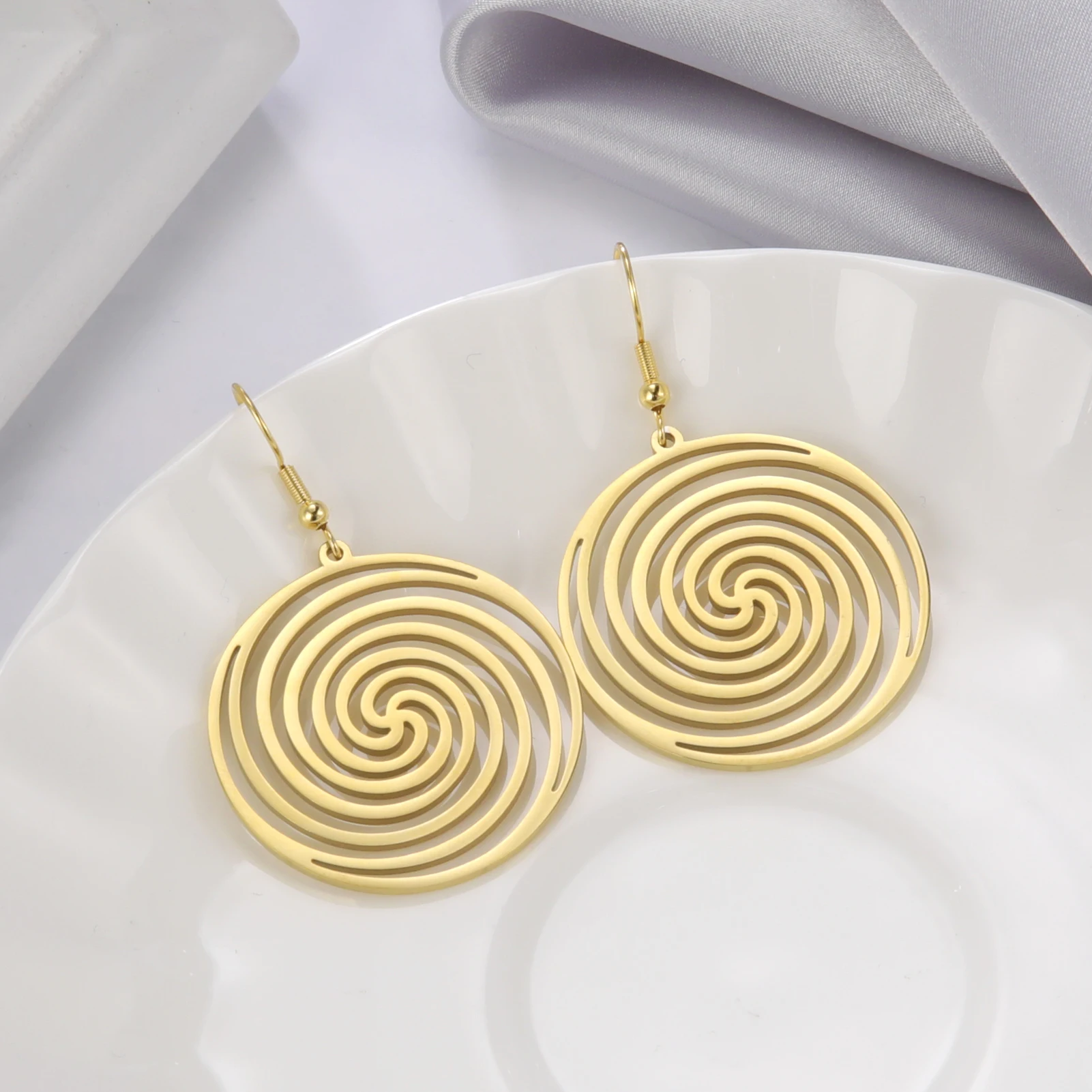 Skyrim spirale Swirl orecchini pendenti rotondi donna orecchini geometrici in acciaio inossidabile Color oro 2024 regalo di gioielli di tendenza