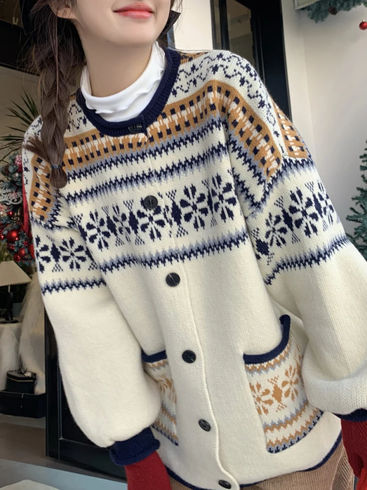 KIMOKOKM Preppy Style Sweet Gentle Vintage Element Contrasting Colors Single breasted Lazy Pullover Knitting Christmas Sweater