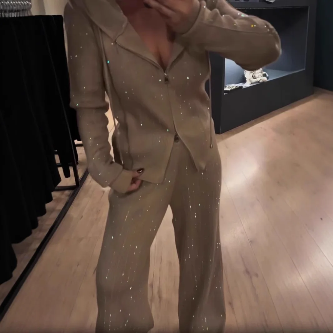 

Осень 2024, повседневная спортивная одежда, однотонный топ и брюки, комплект из двух предметов, женская модная универсальная одежда для поездок на работу, четырехсезонная одежда