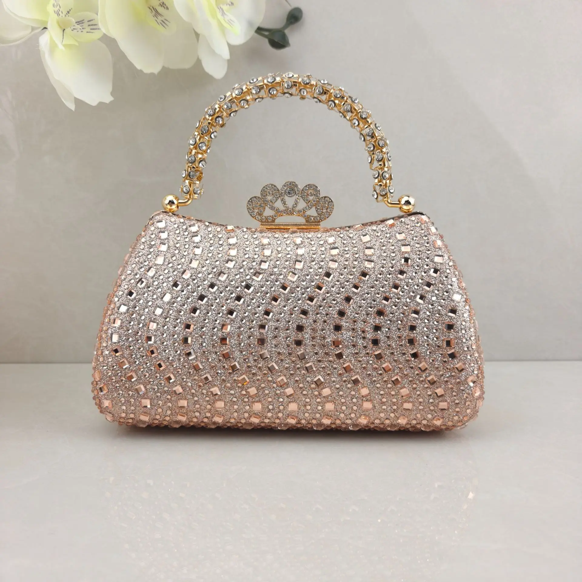 

New fashionable personalized handbag, hot diamond dinner bag, evening dress bag, temperament diamond-encrusted women's bag