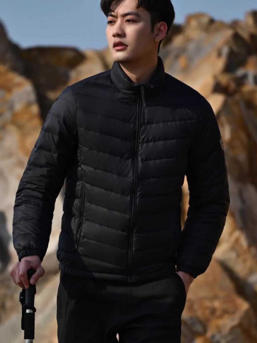 

Новая легкая пуховая куртка 2025 года, белая, с капюшоном, теплая, повседневная, деловая, водонепроницаемая