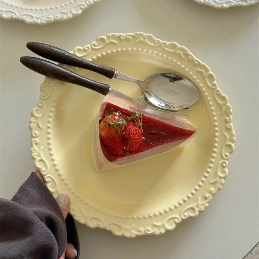 French Relief Ceramic Plate Vintage Ceramic Dishes High-end Dining Dishes Dessert Western Cuisine Plate Serving Plates Tableware