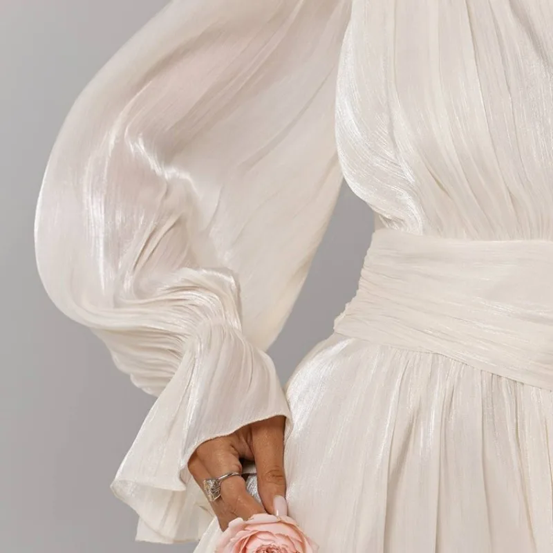 Elegantes Damen-Chiffonkleid für Partys und Abende, Mini-Länge, Tiefer V-Ausschnitt, Puffärmel, Geraffte Taille, A-Linie, Fließendes Kleid – Detail 17