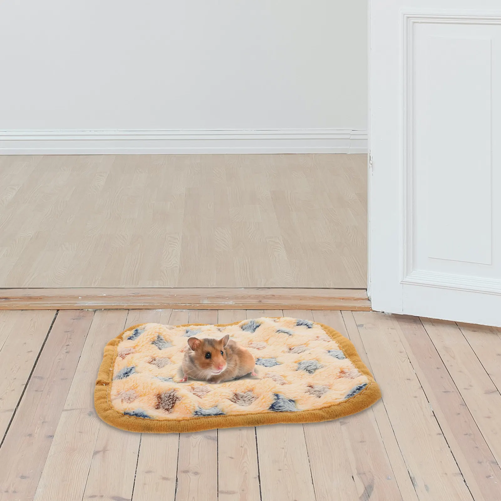 

Набор из 6 штук: Теплые коврики из кораллового флиса для хомяков, морских свинок, хорьков, ежей, крыс, белок – портативные лежанки для мелких животных на каждый день