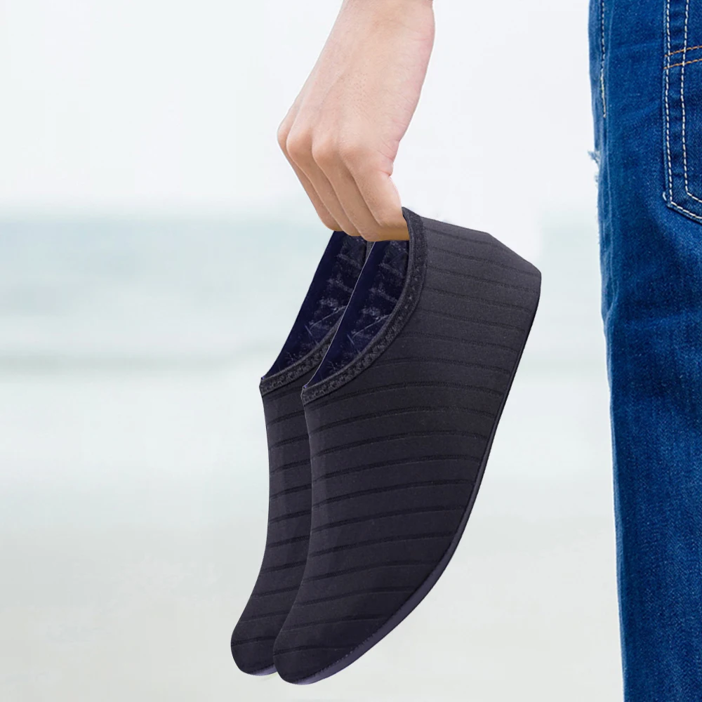 1 Paar Wasserschuhe für Herren und Damen, Barfuß, Strand, Pool-Schuhe, schnell trocknende Aqua-Yoga-Socken für Surfen, Schwimmen, Wassersport – Detail 4