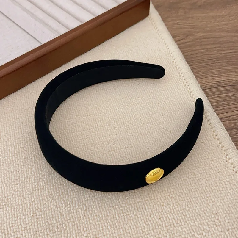 Preto veludo retro luz luxo bandana ouro fivela decorativa textura estilo feminino moda elegante versátil headwear