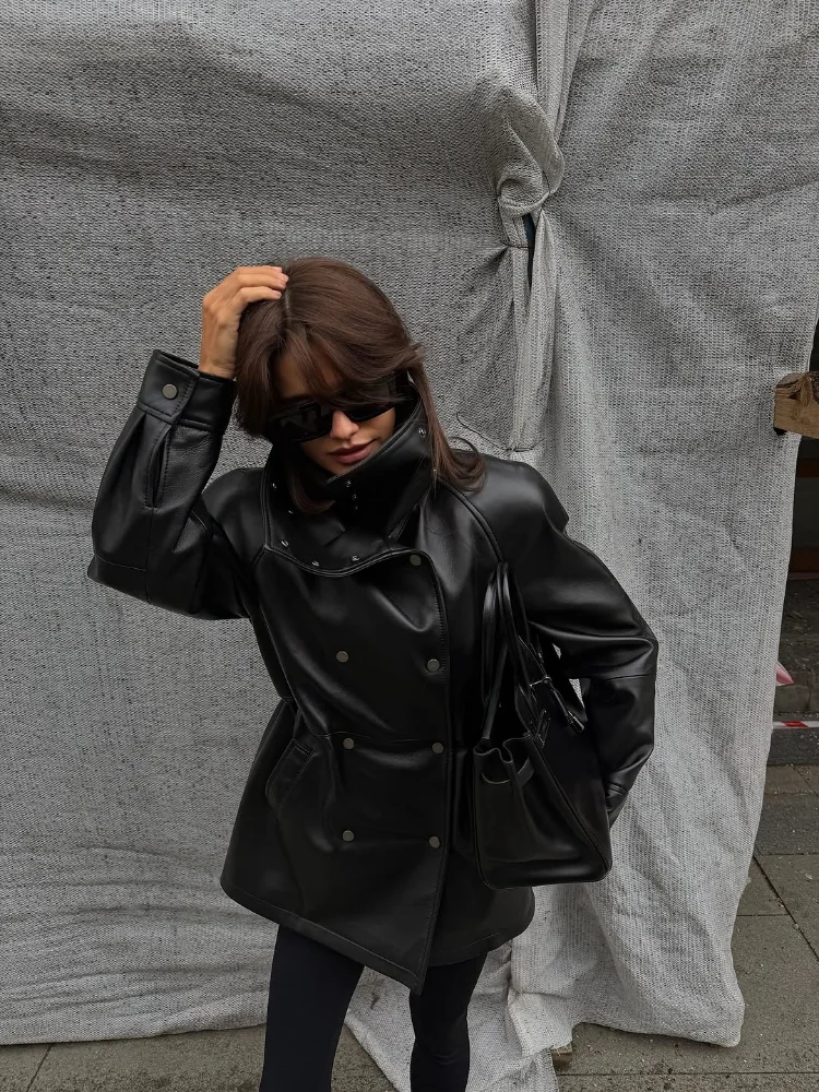 سترة نسائية كاجوال من الجلد باللون الأسود مزدوجة الصدر وأكمام طويلة وياقة واقفة معطف 2026 ملابس مكتبية عصرية للتنقل جديد