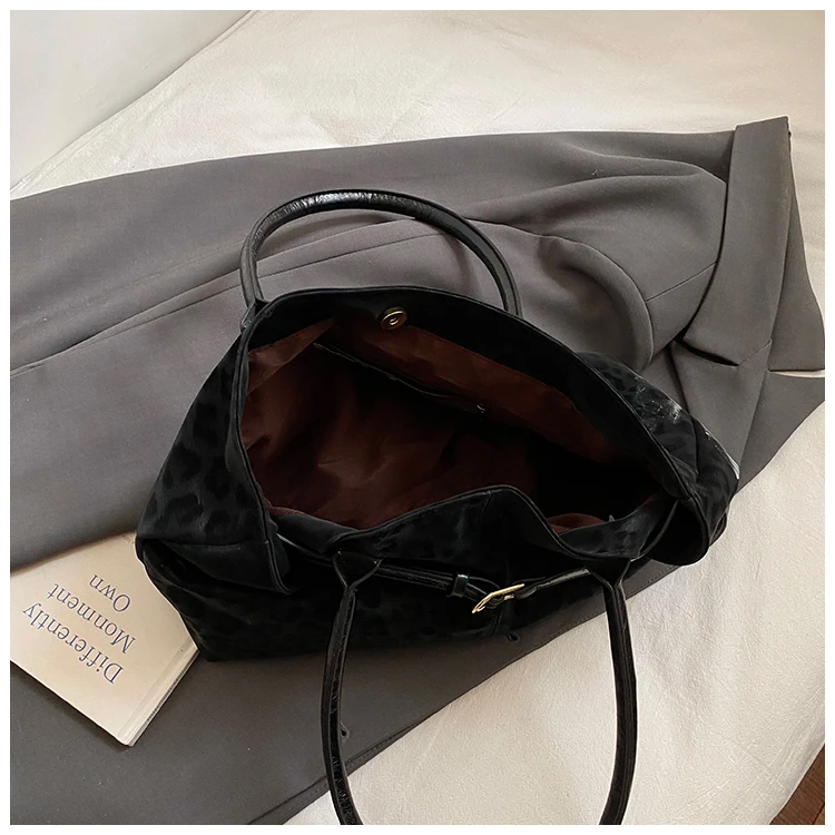 Leopard Print Sewing Thread Hasp Youth Sweet Shoulder Bags for Women 2026 Hot Sale Large Capacity Sense of Luxury Tote Bags