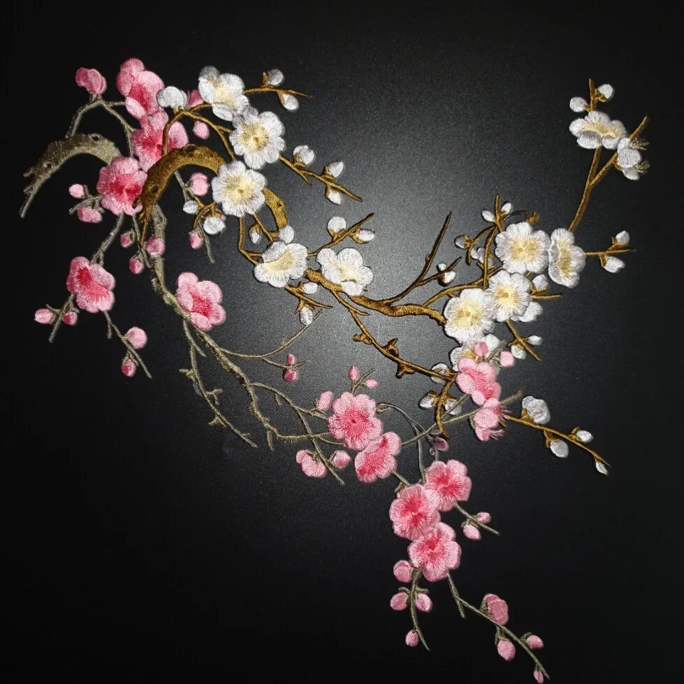 1pcs Plum Blossom Flower Applique Clothing Embroidery Patch Fabric Sticker Iron On Patch Craft Sewing Repair Embroidered