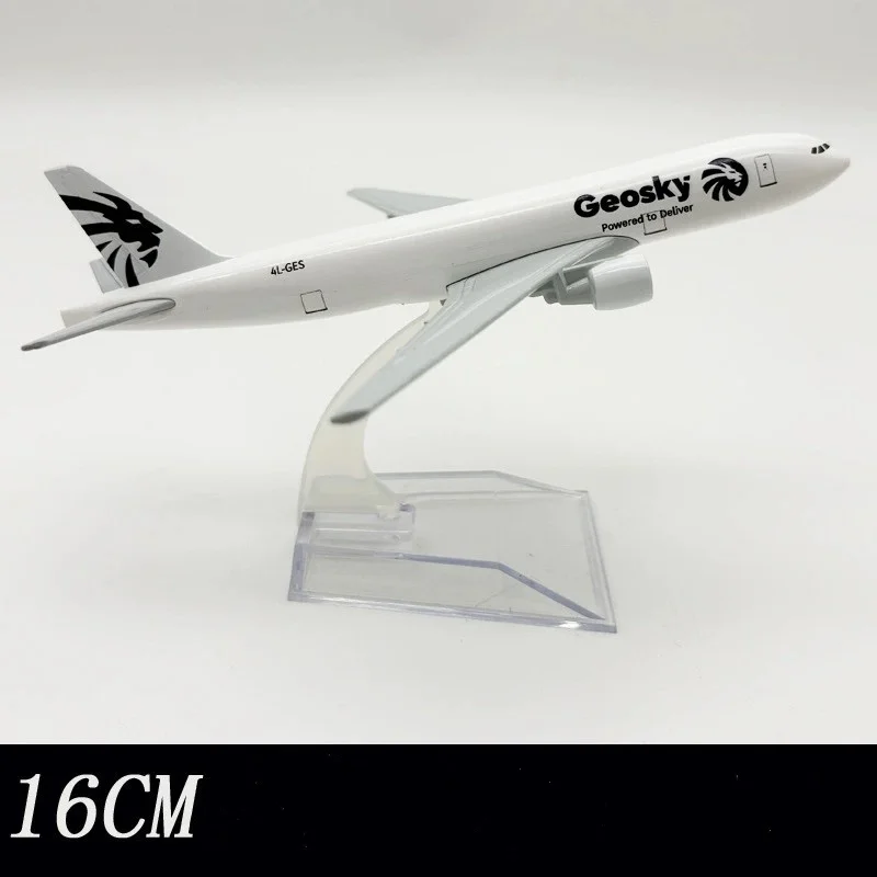 B767 Georgia Airplane Model Kit 1/400 Scale Diecast 16cm Metal Airplane Model With Stand For Collections Displays Or Gif