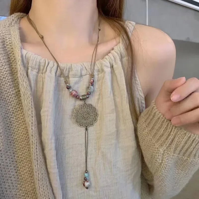 New Chinese National Style Ceramic Butterfly Necklace for Women Simple Retro Style Clavicle Chain image 4