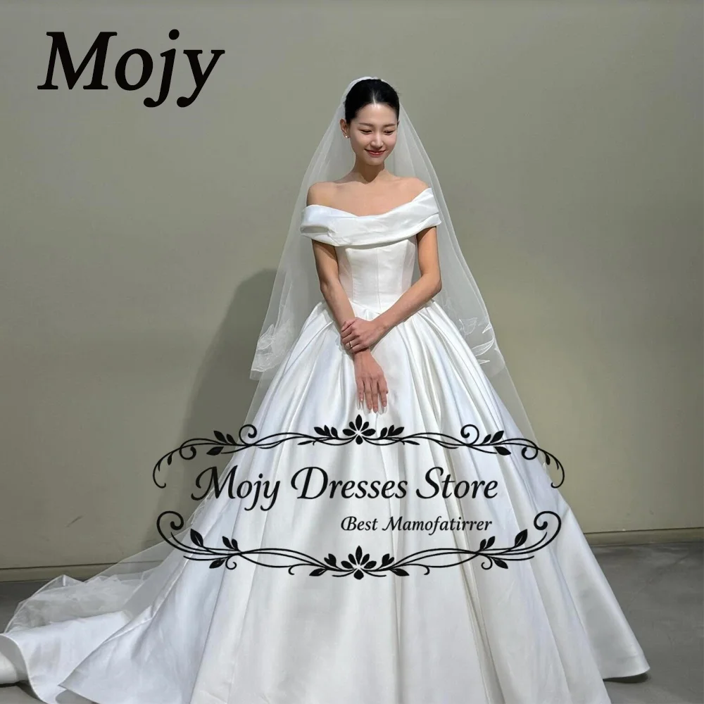 

Mojy Elegant Ivory Satin Wedding Dress Korea Photo Shoot Off Shoulder Pleat Bridal Gowns Long Corset Customized 웨딩드레스