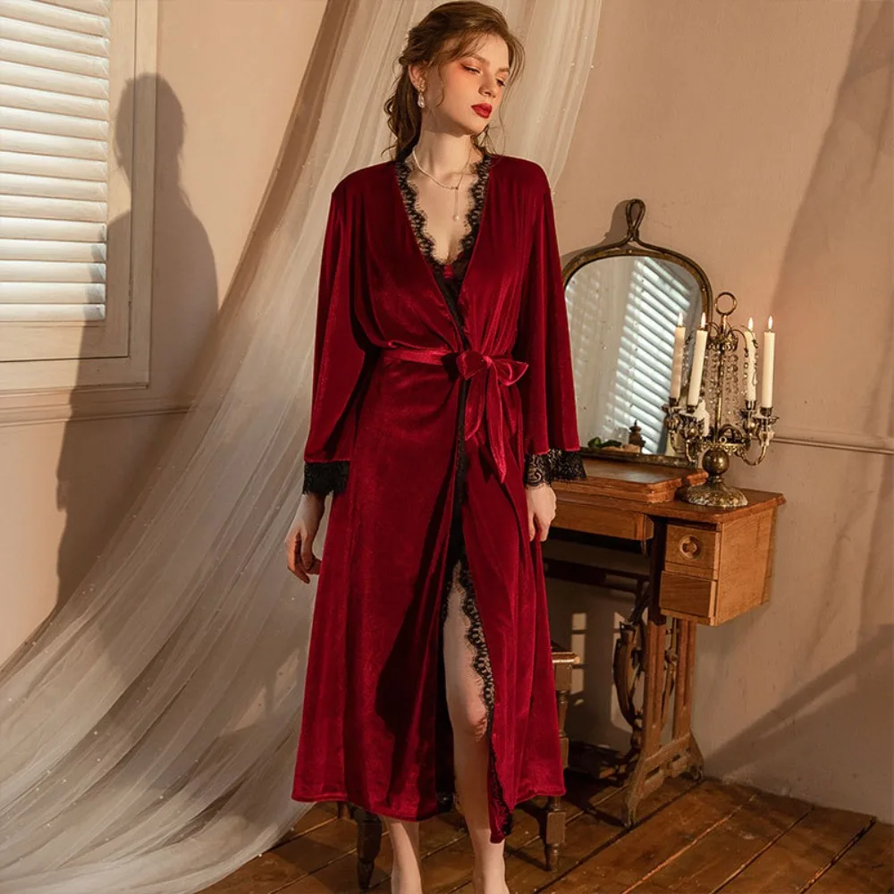 

European and American sexy lace suspender nightgown, high-end gold velvet pajamas, autumn and winter home wear