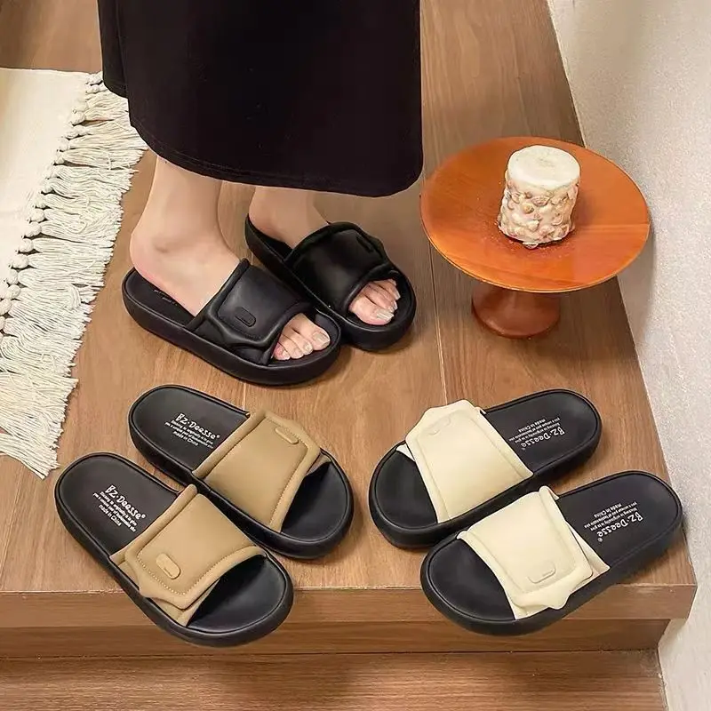 شباشب رائعة بنعل سميك للنساء، نعل ناعم كاجوال، متينة وجميلة للتسوق في الهواء الطلق