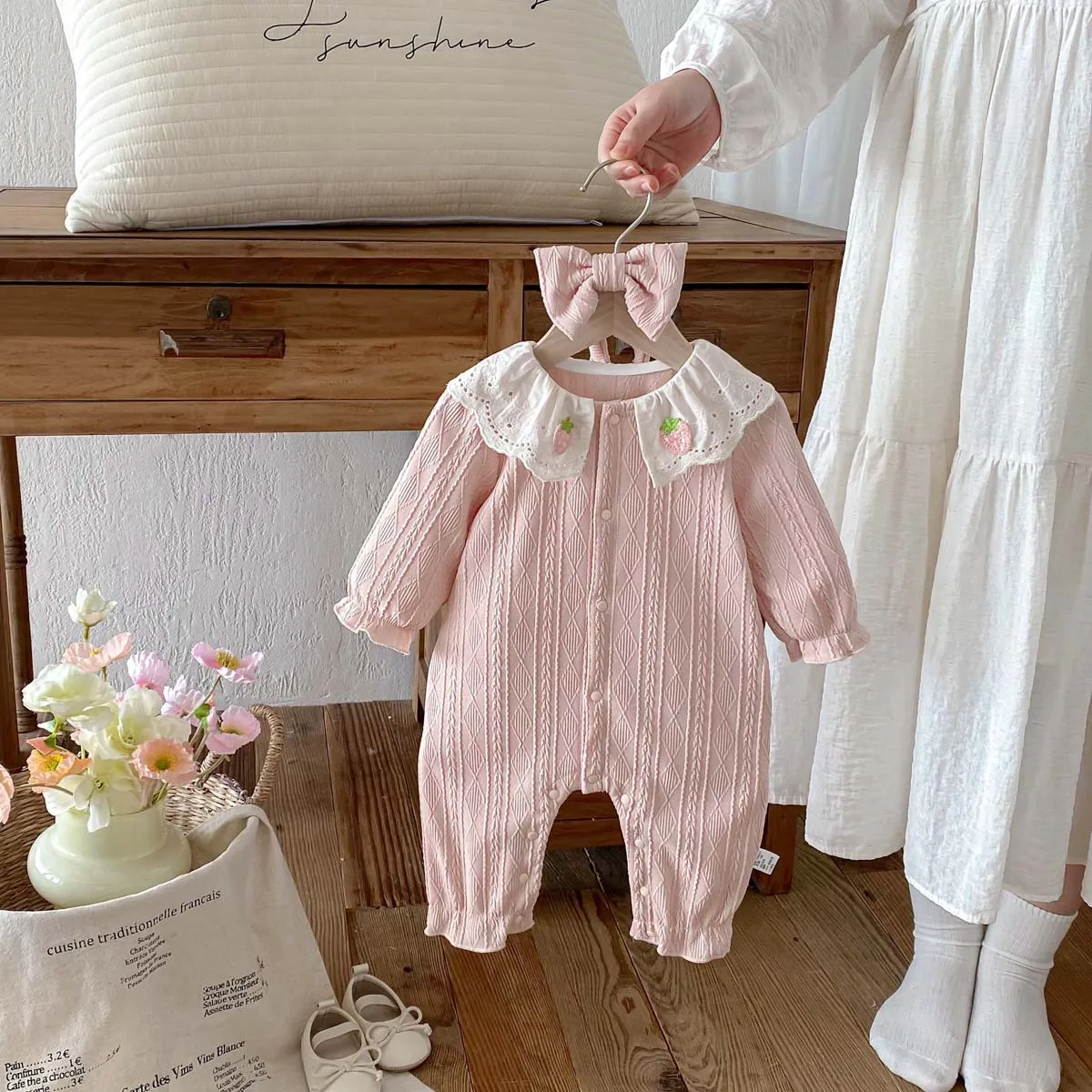 Spring and Autumn Jumpsuit for Baby Girls Pink Strawberry Jumpsuit for Babies, Stylish Lace Baby Collar, Full Moon Climbing Suit