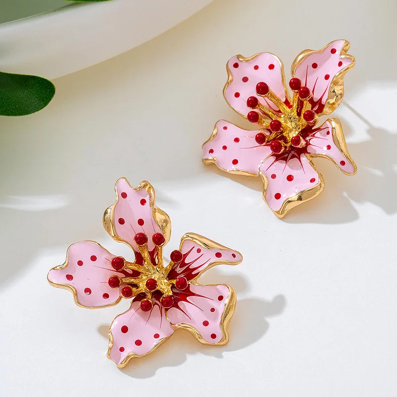 

Sweet Enamel Pink Flower Stud Earring for Women Irregular Petal Vintage Colorful Oil Dripping Elegant Jewerly Gift