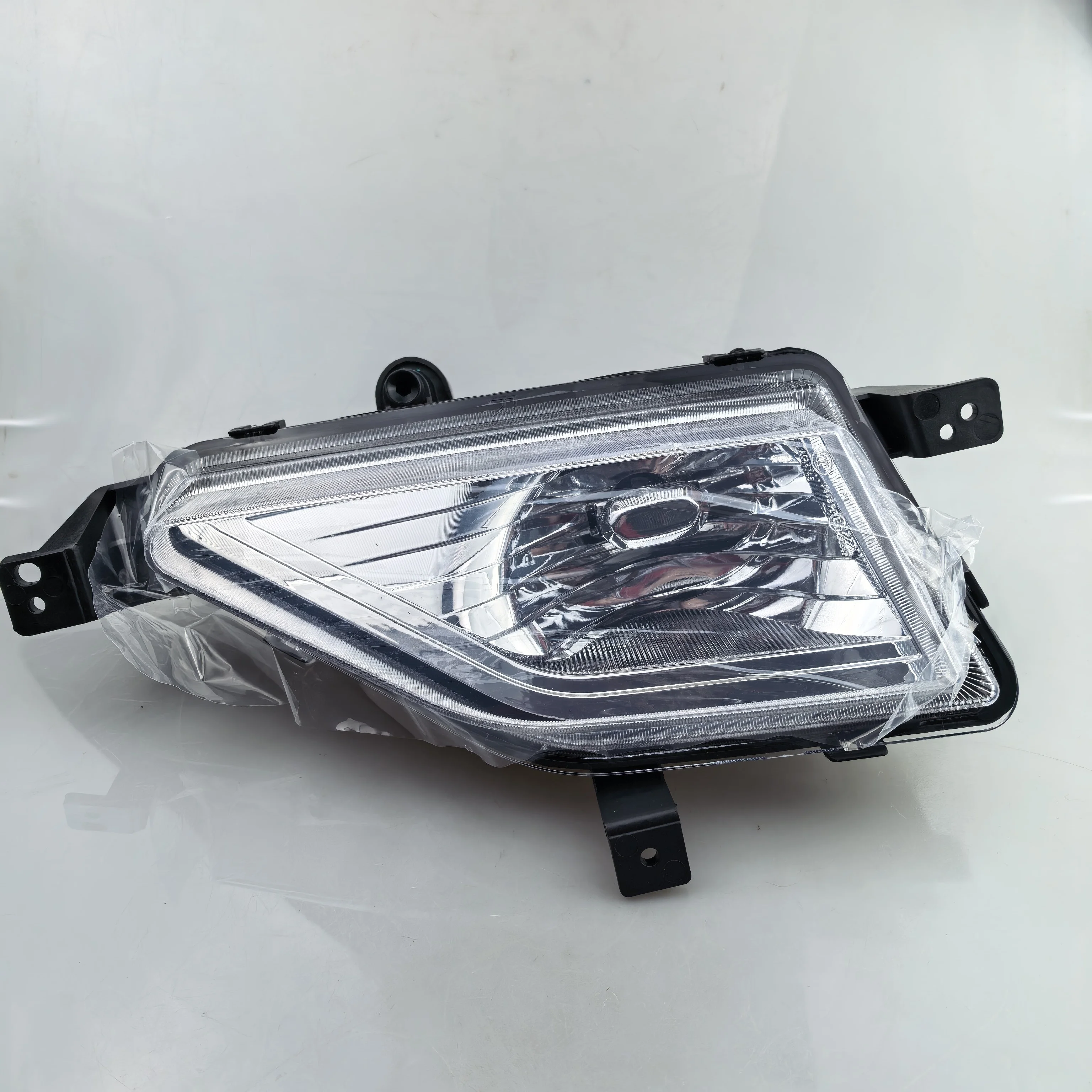 

SAIC MAXUS T90 Original Front Fog Light C00076978