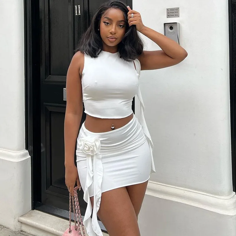 

Trendy Tight-Fitting Solid Color Fashion Set Handmade Embroidered Round Neck Solid Color Crop Top And Mini Skirt Two-Piece Set
