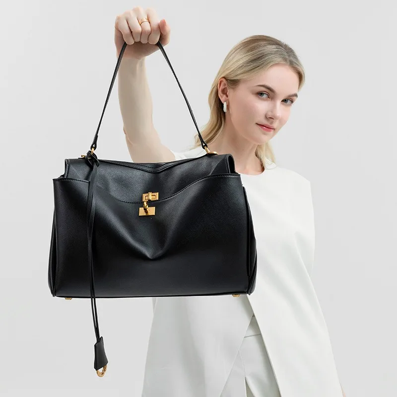 

2025 New Bag Large Capacity Commuter Tote Bag Handbag Texture Shoulder Bag