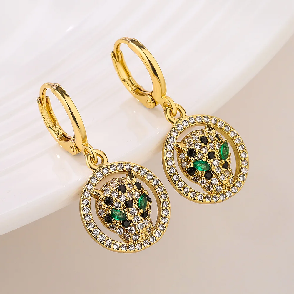 1 pair of ladies leopard earrings copper plated with real gold and zircon earrings