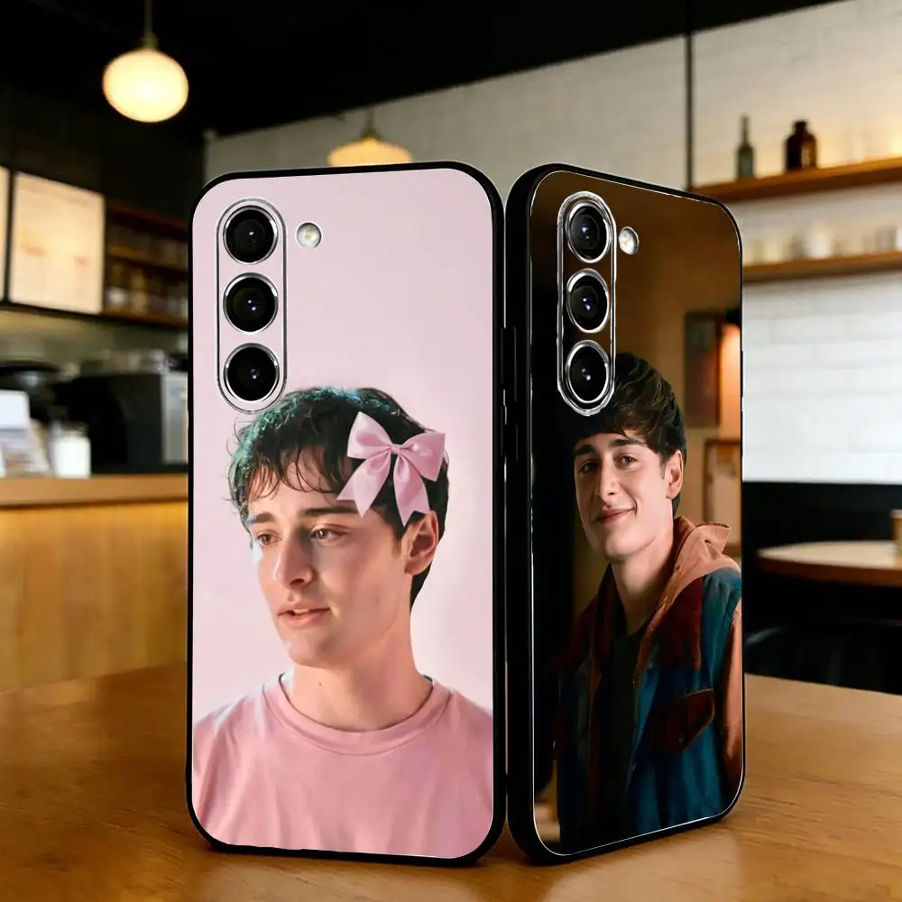 

Noah Schnapp Stranger Phone Case For Samsung S21,22,20,30,22 plus,23,30 ultra Silicone Cover