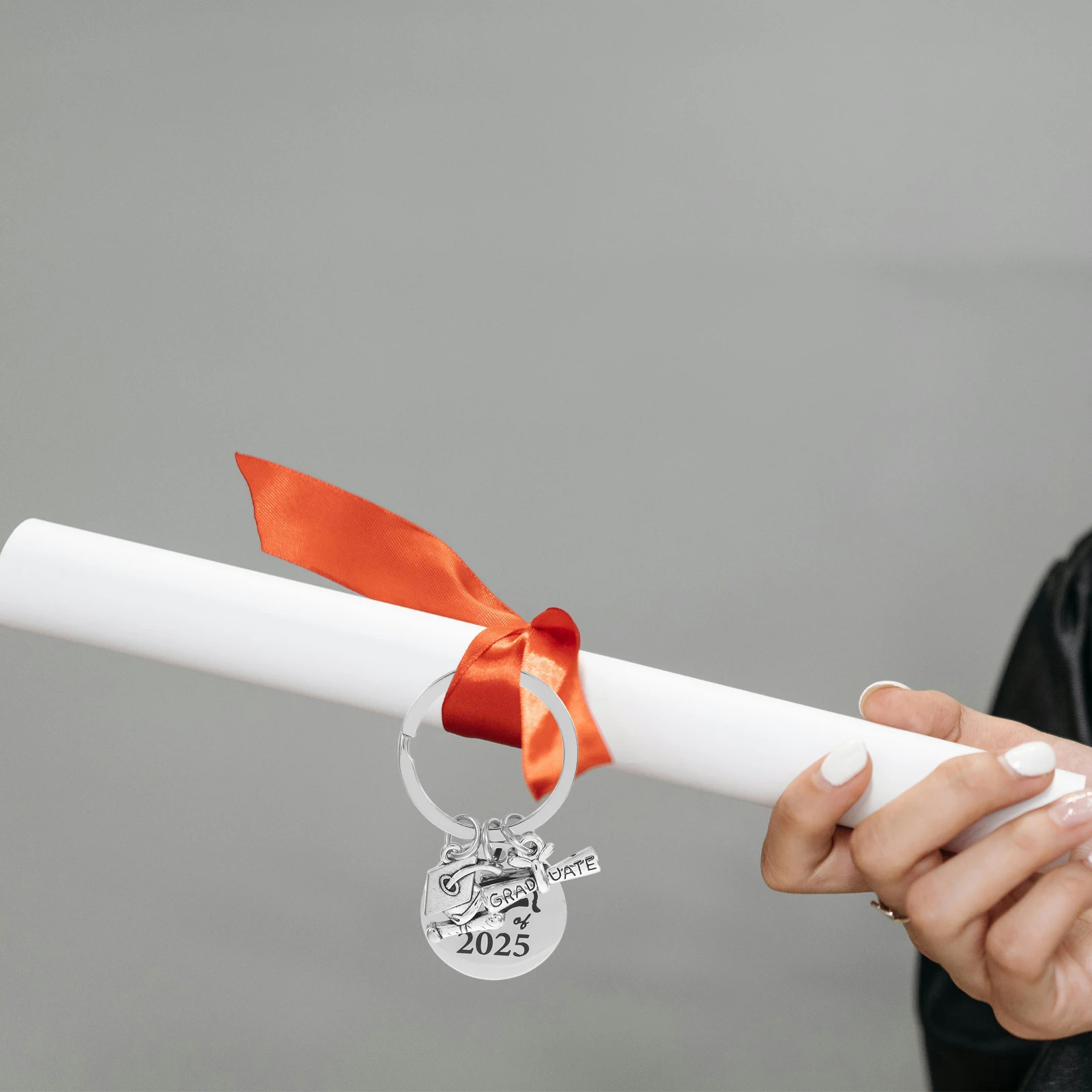 

Graduation Keychain Class of 2025 Stainless Steel High School Celebration Favors College Ornament Pendant Decor Keepsake Gift