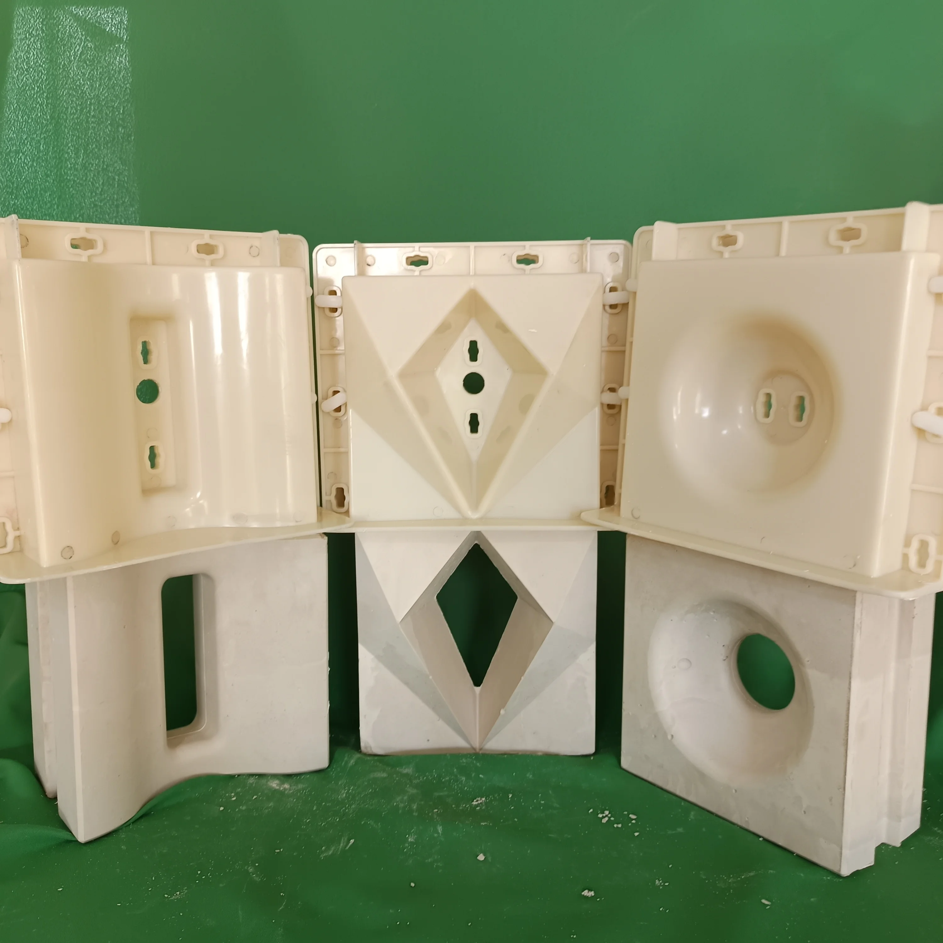 New Double-Sided Concrete Hollow Brick Mold, 20x20 cm. Plastic Mold Suitable for Garden Landscape Walls. Reusable Mold. DIY Tool