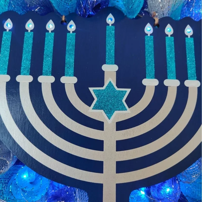 Hanukkah Themed Candle Holder and Wreath with 9 Branches Candles, Perfect for Jewish Festival Decorations and Party Supplies