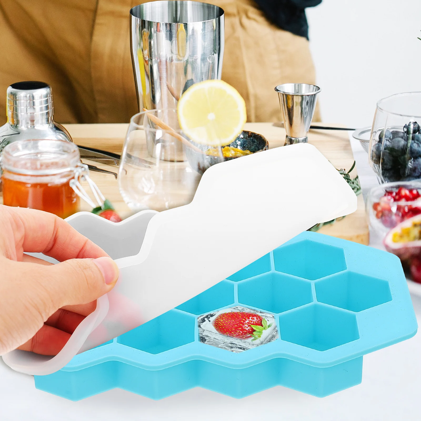 

Hexagon Ice Cube Mold 13 Cells Blue Silicone Tray Leak Dustproof Stackable Freezer Kitchen Bar Tool Ice Grid Maker
