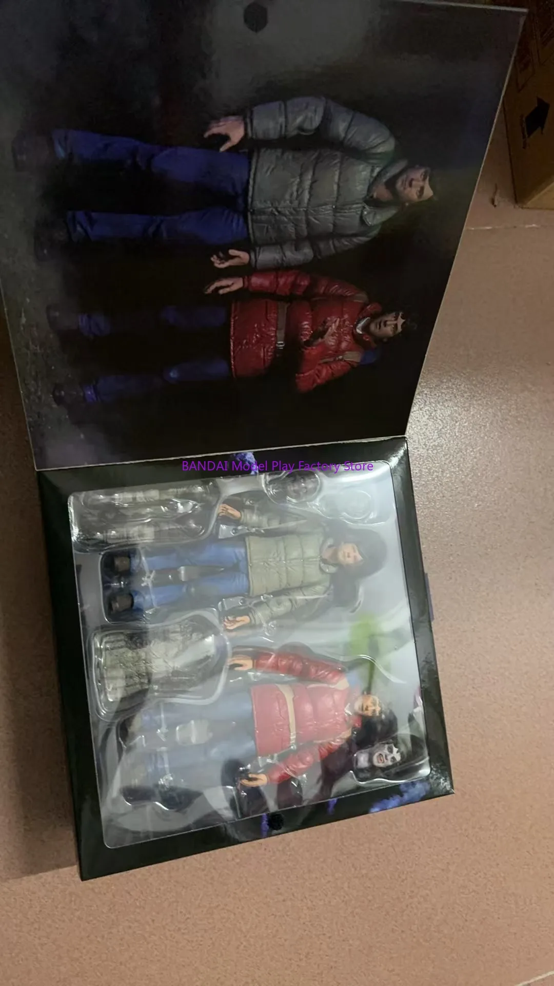 Original Neca 04949…