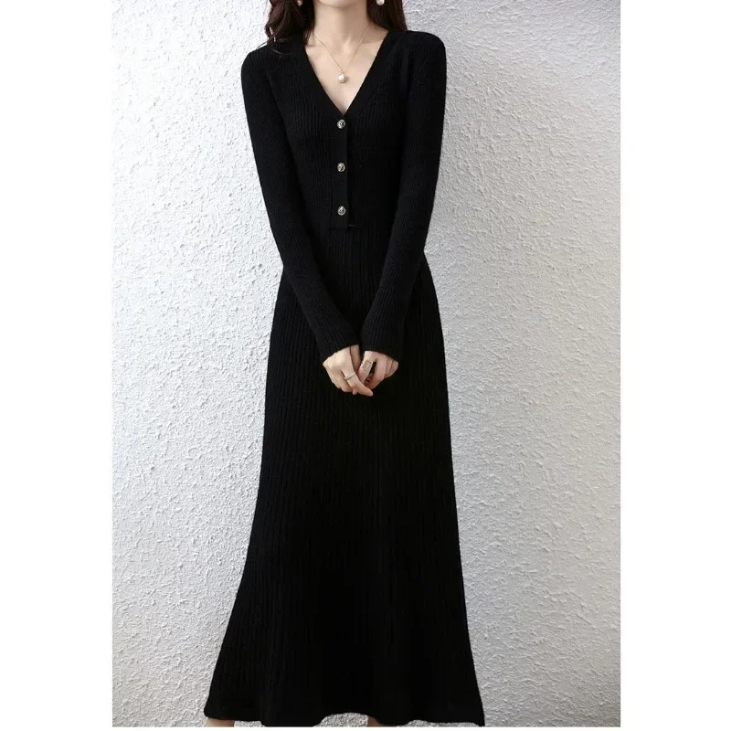 Однотонный свитер с v-образным вырезом в полоску, женский корейский стиль с пряжкой, облегающее и утягивающее осенне-зимнее новое вязаное базовое платье